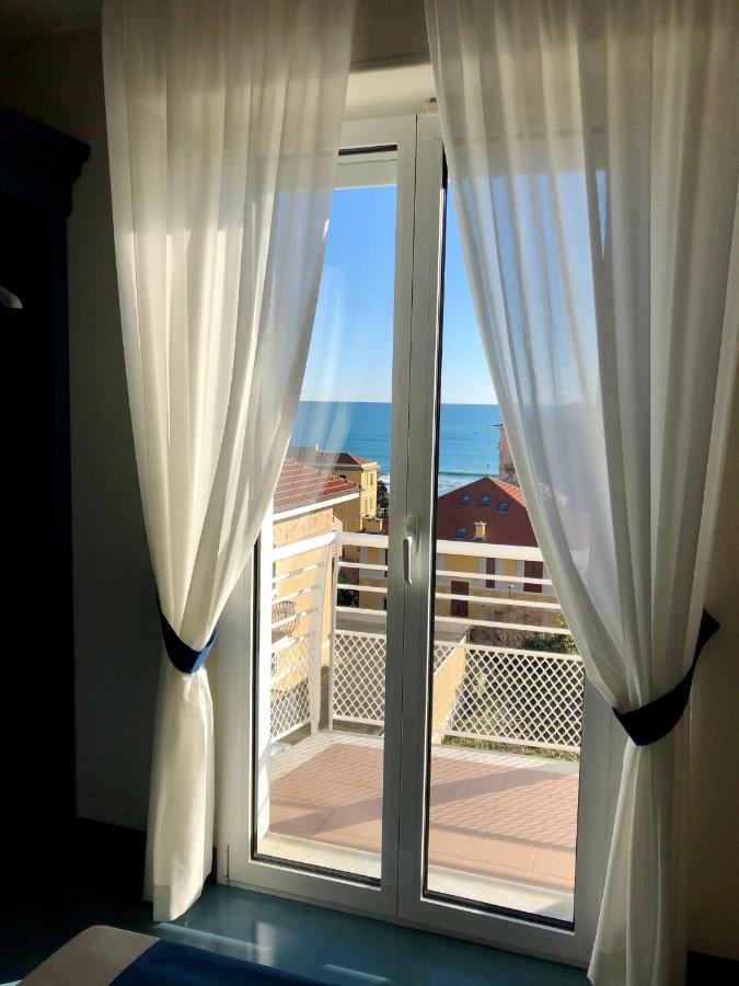 Mh Hotel Varazze Kültér fotó