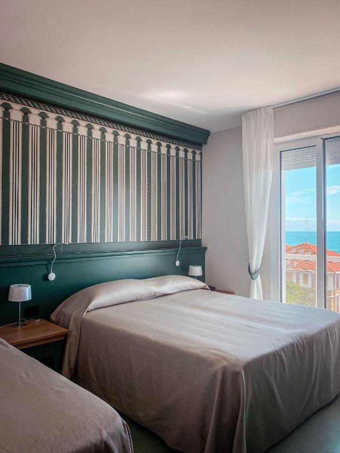 Mh Hotel Varazze Kültér fotó