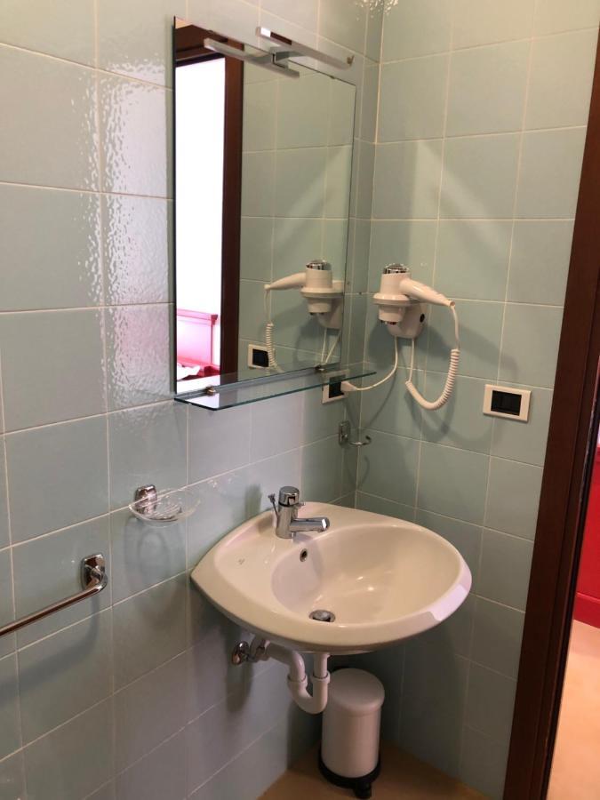 Mh Hotel Varazze Kültér fotó