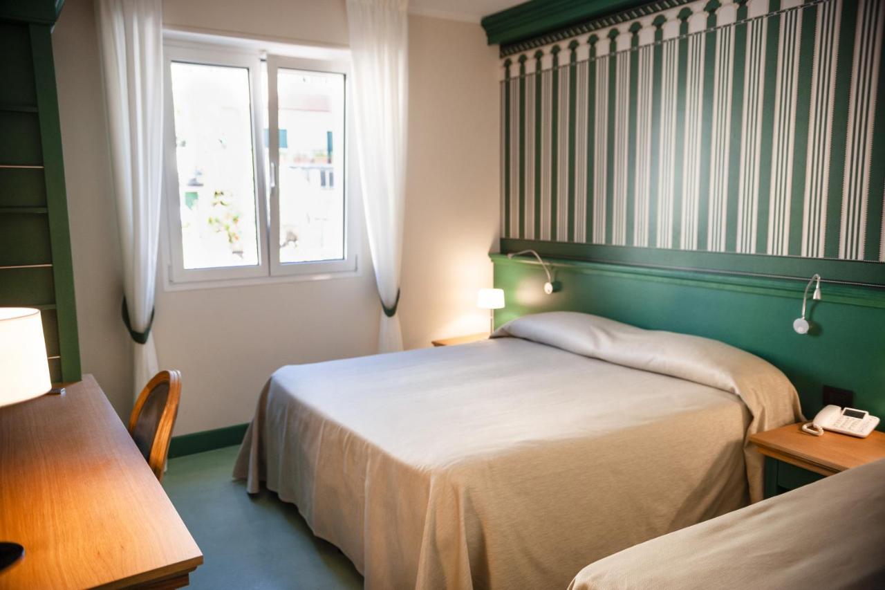 Mh Hotel Varazze Kültér fotó