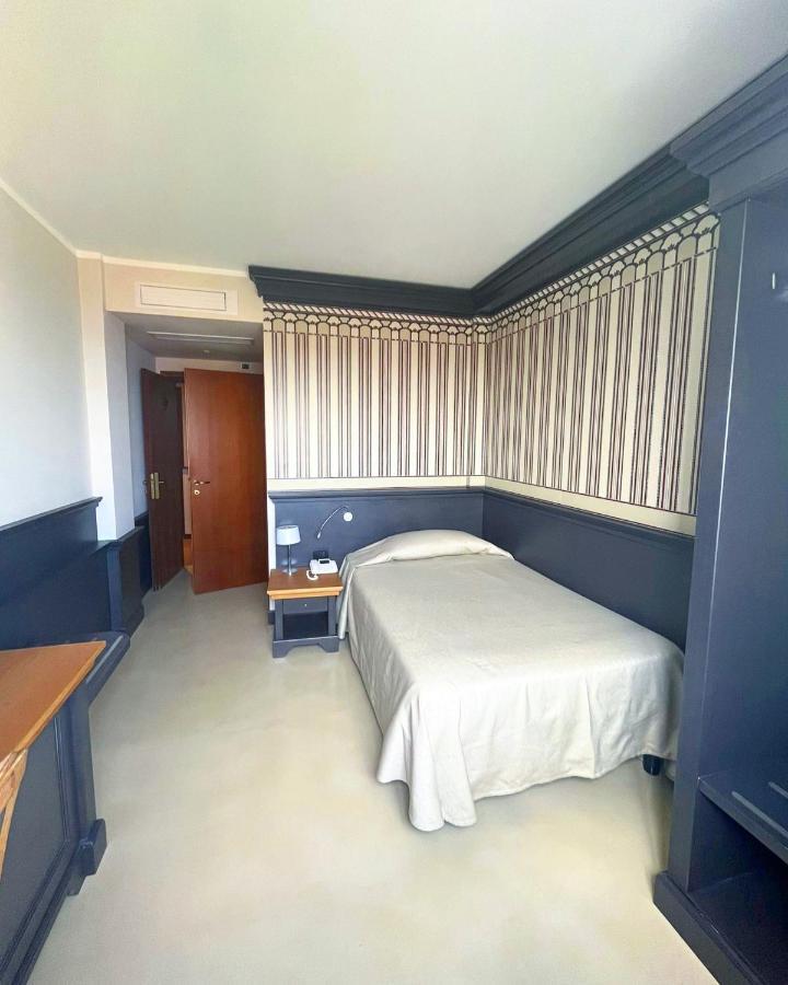 Mh Hotel Varazze Kültér fotó